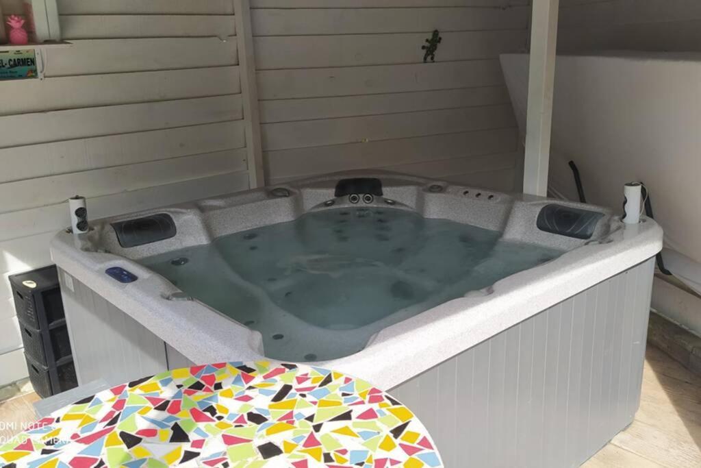 Appartement Tout Confort Au Calme Avec Jacuzzi Mouguerre Екстериор снимка